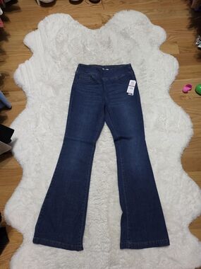 sofia vergara Dark Blue Flare Jeans